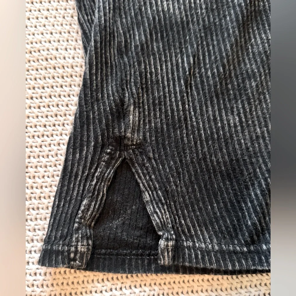 FREE PEOPLE Ribbed Charcoal Grey Black Deep V-Neck Tee T-shirt Top - Picture 7 of 11